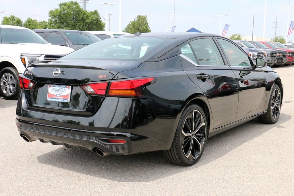Used 2024 Nissan Altima 2.5 SR FWD image 5