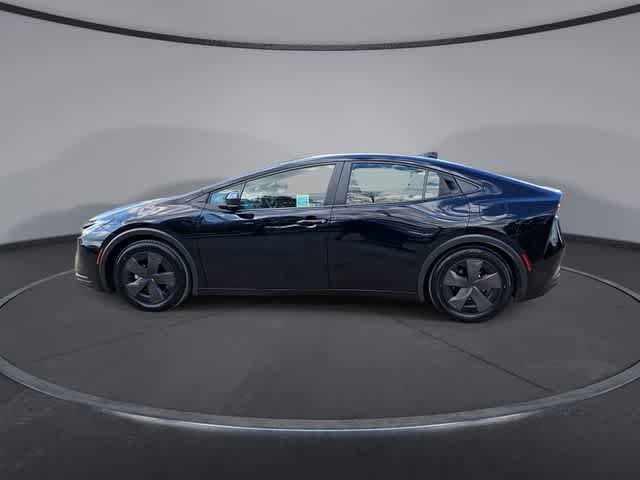 Used 2025 Toyota Prius LE FWD image 5