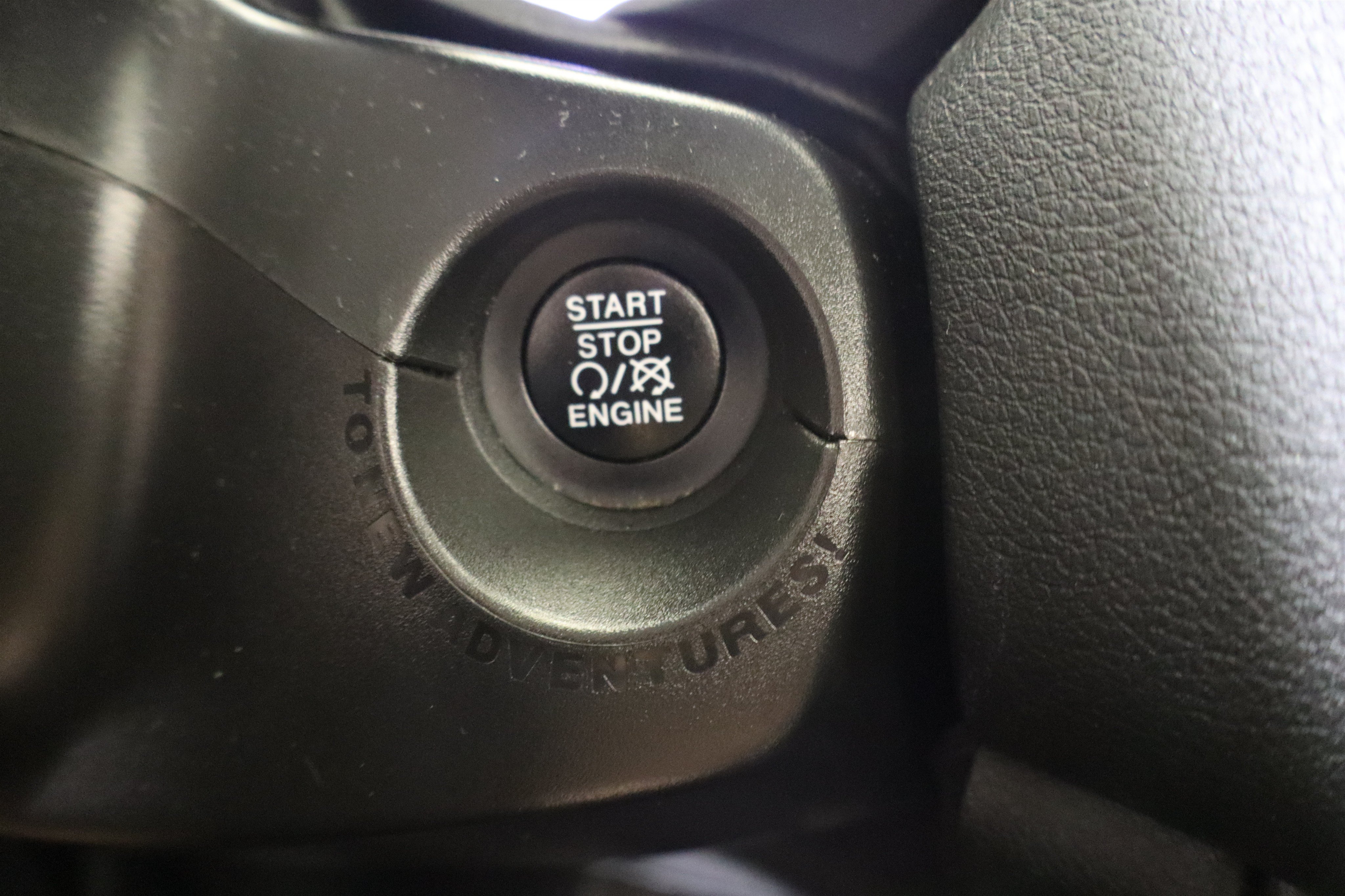 Used 2020 Jeep Renegade Altitude AWD/4WD image 29
