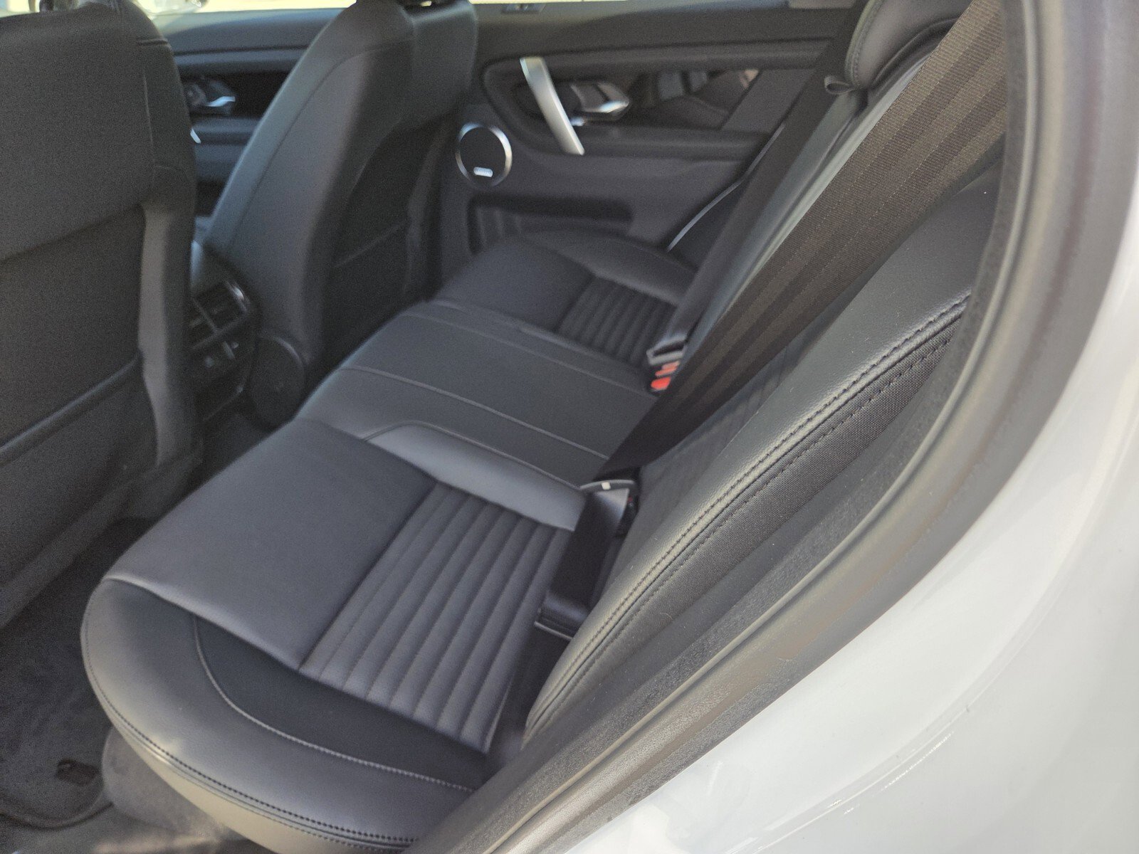 New 2025 Land Rover Discovery Sport S AWD/4WD image 12