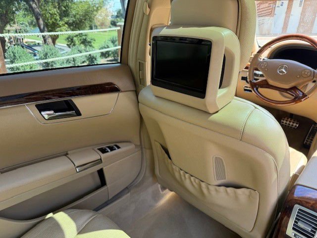 Used 2010 Mercedes-Benz S 550 image 29