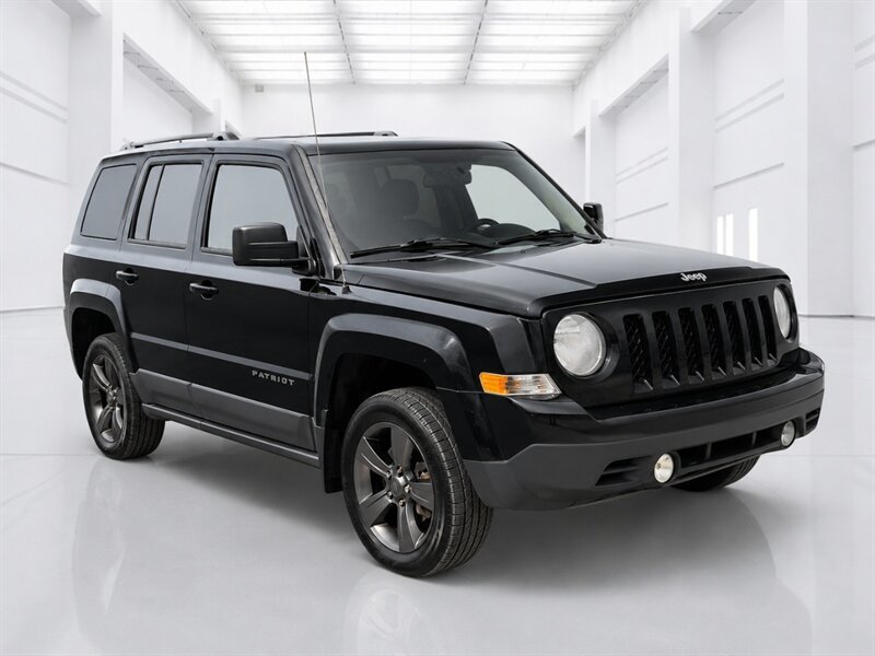 Used 2015 Jeep Patriot High Altitude AWD/4WD image 2