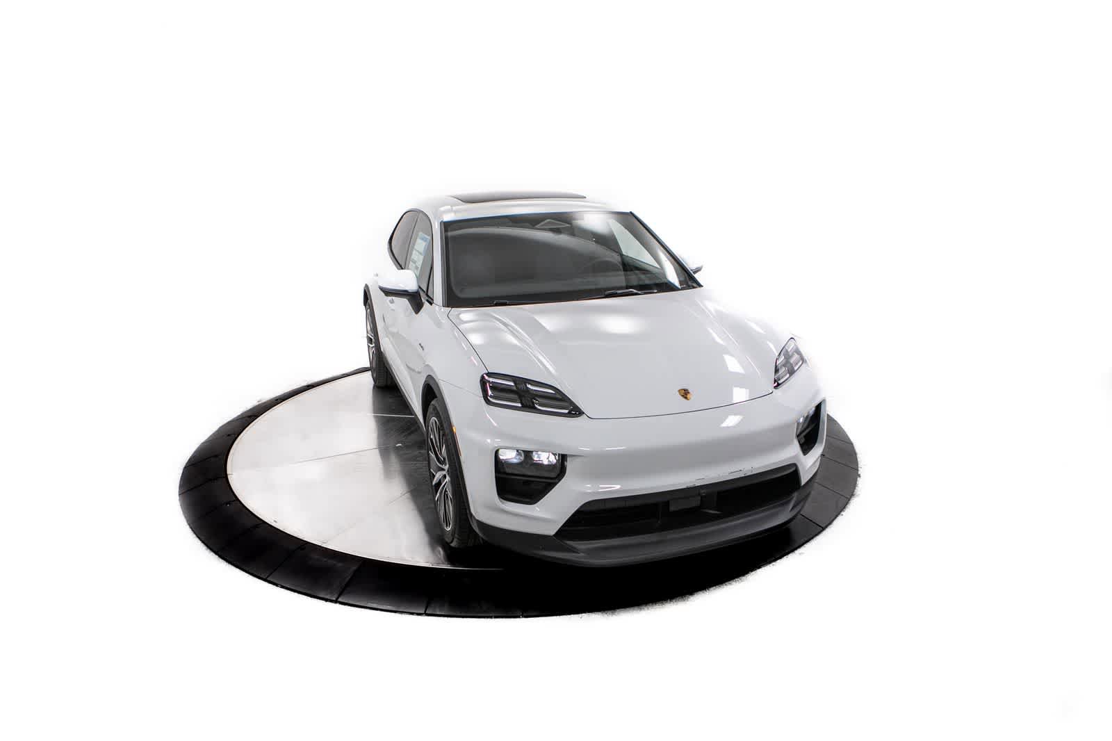 New 2026 Porsche Macan Electric RWD image 22