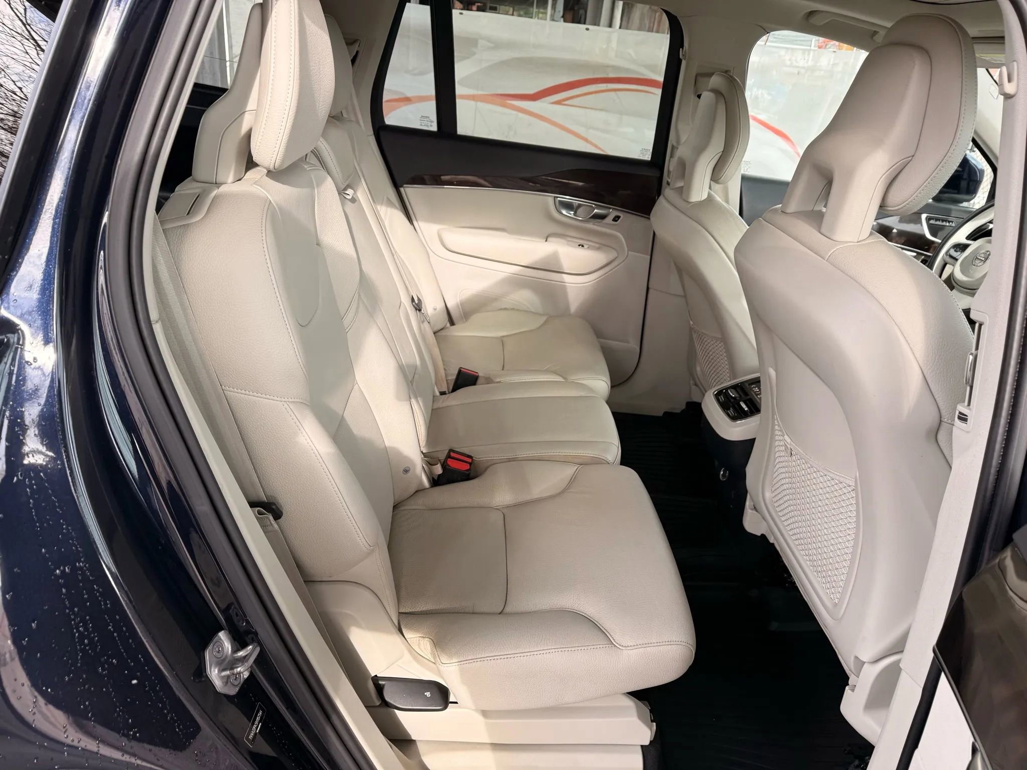 Used 2017 Volvo XC90 T6 Momentum w/ Vision Package image 23