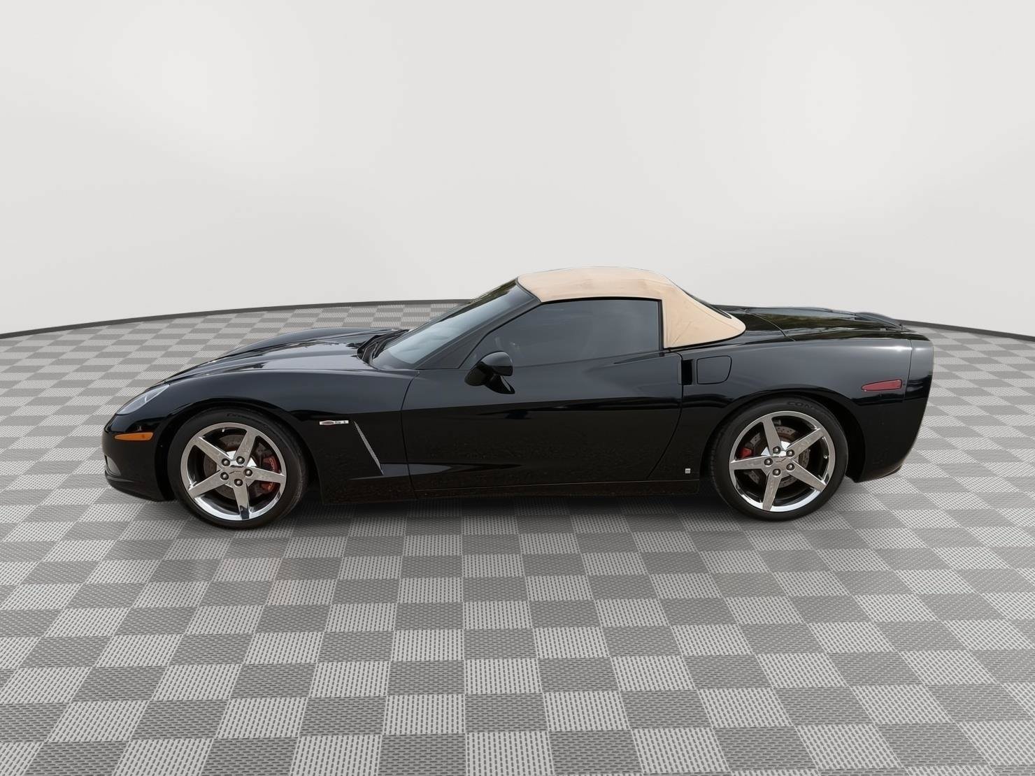 Used 2007 Chevrolet Corvette Convertible w/ Preferred Equipment Group RWD image 4