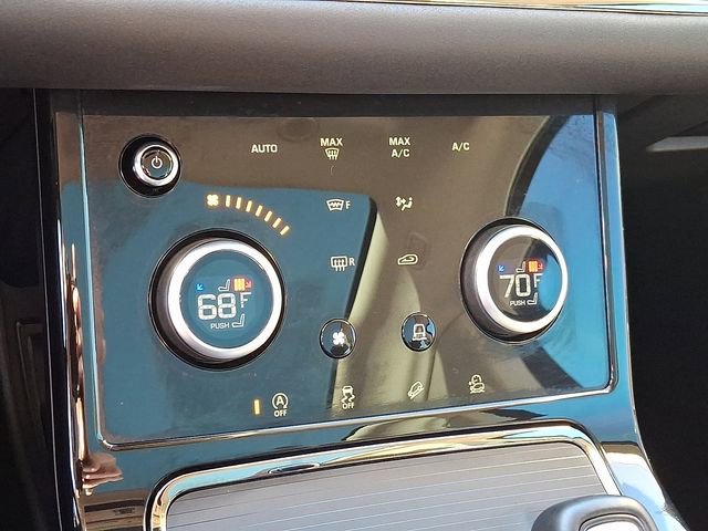 Used 2023 Land Rover Range Rover Evoque R-Dynamic SE image 17