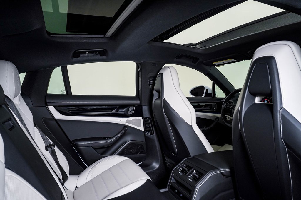 Certified 2025 Porsche Panamera 4 image 16