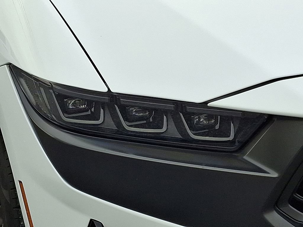 Used 2024 Ford Mustang Dark Horse image 11