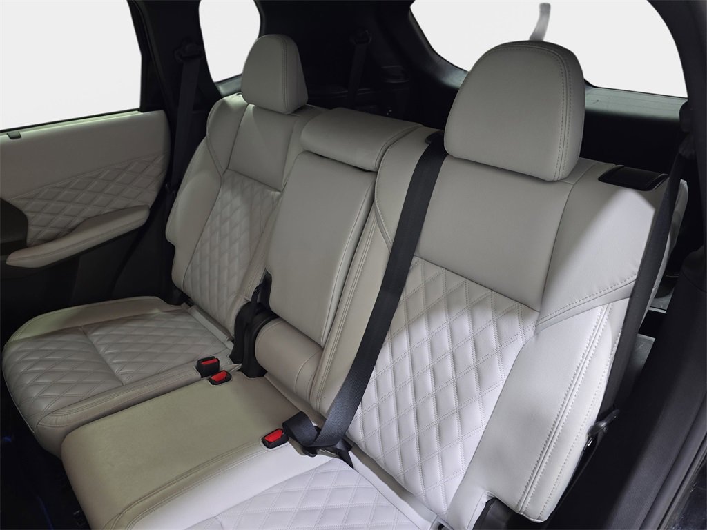Used 2024 Mitsubishi Outlander SEL image 17