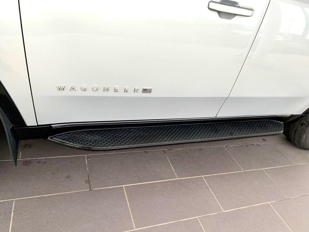 Used 2022 Jeep Wagoneer Series III w/ Convenience Group I RWD image 10