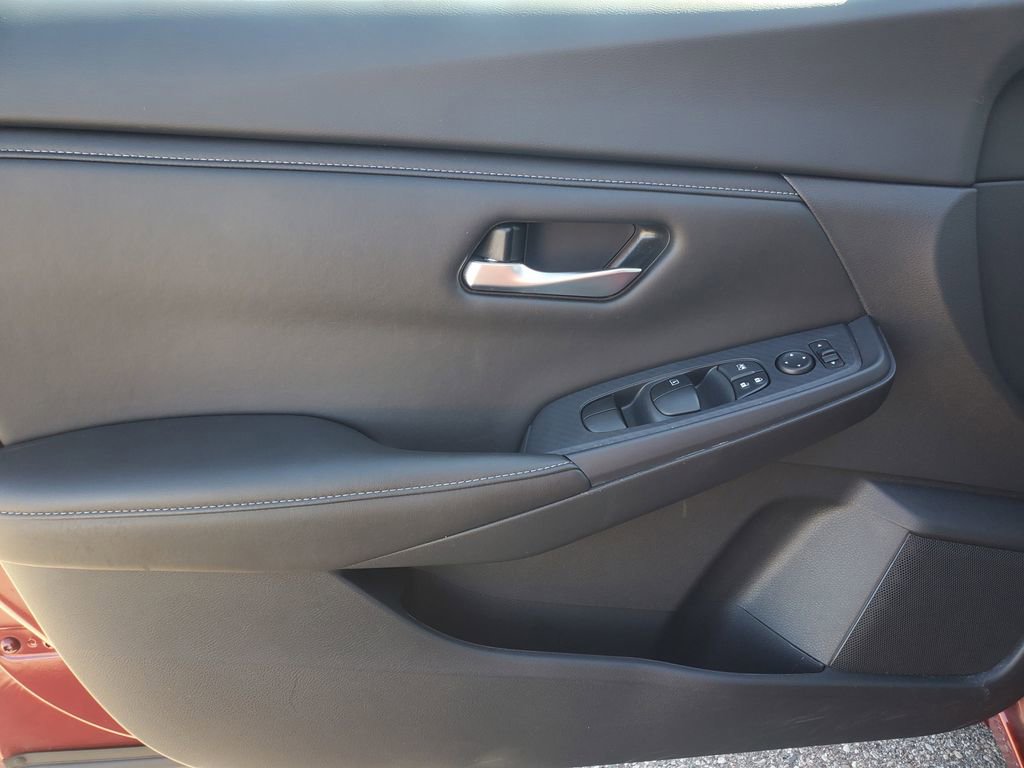 Used 2023 Nissan Sentra SV w/ Trunk Package image 9