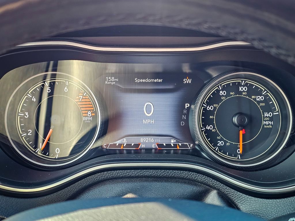 Used 2019 Jeep Cherokee Trailhawk w/ Cold Weather Group image 15