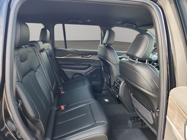 New 2025 Jeep Grand Cherokee Limited image 21