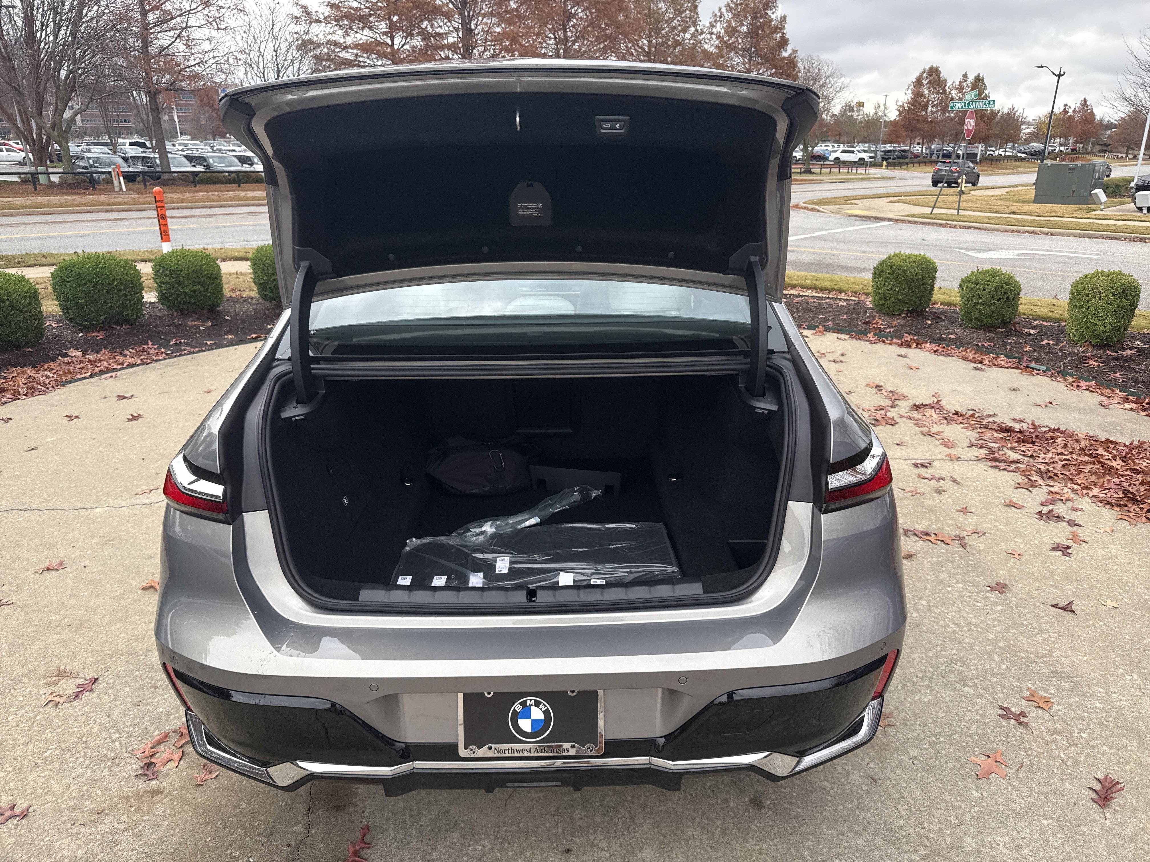 New 2026 BMW 750e xDrive AWD/4WD image 25