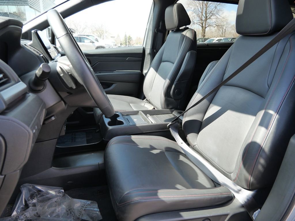 Used 2025 Honda Odyssey Sport-L image 33