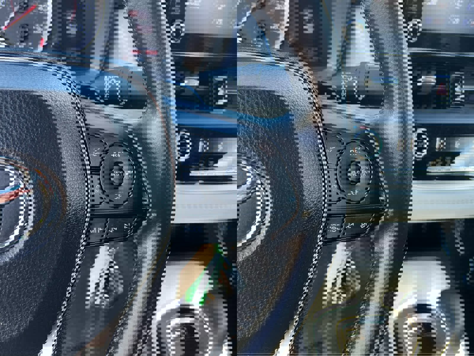 Used 2020 Toyota Corolla SE w/ Body Protection Package image 31