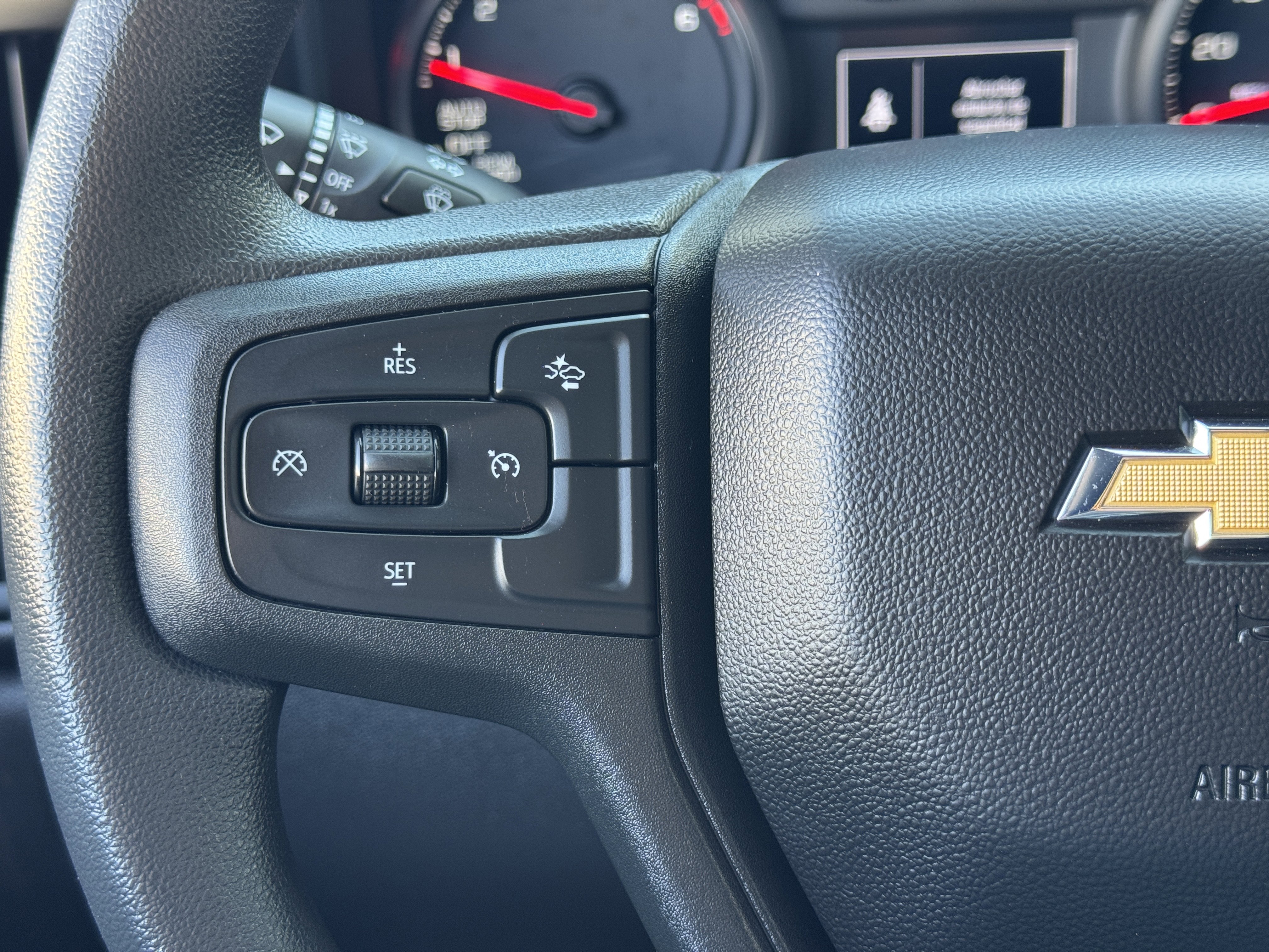 Used 2023 Chevrolet Silverado 1500 Custom image 32