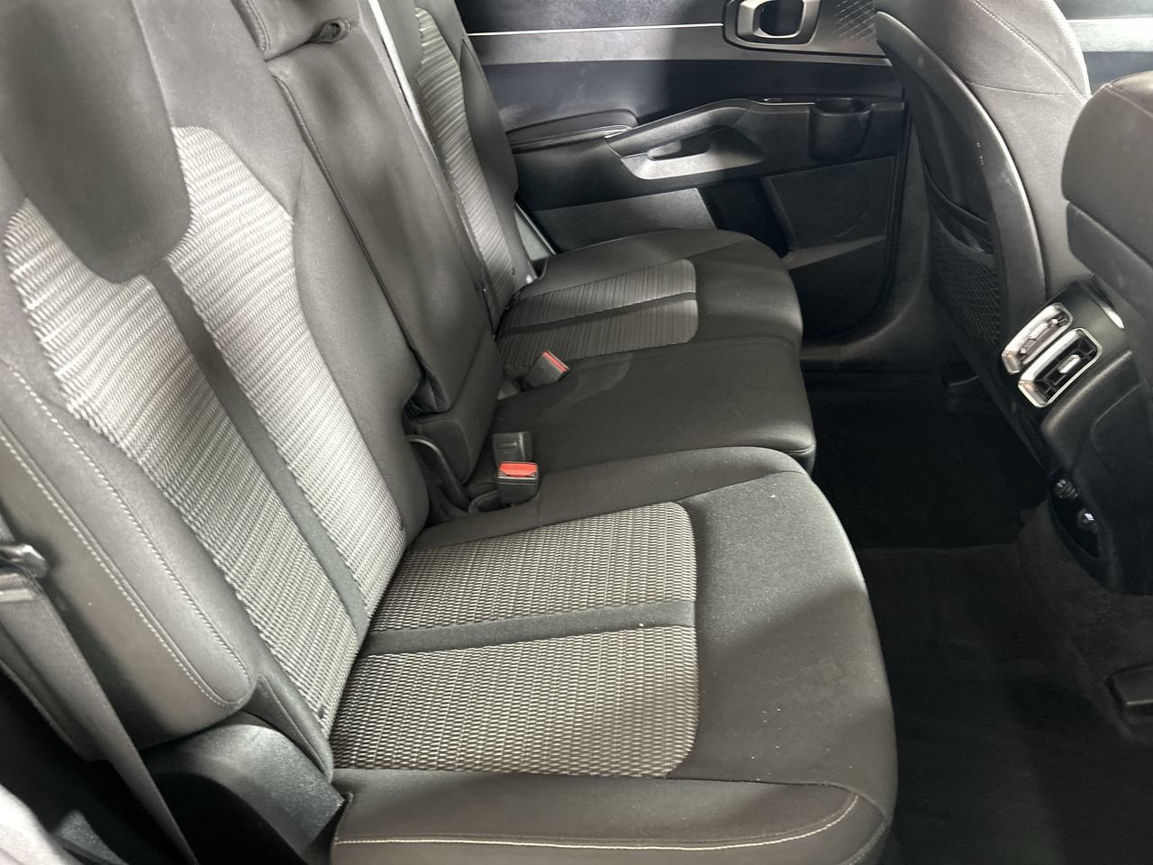 Used 2022 Kia Sorento LX FWD image 25