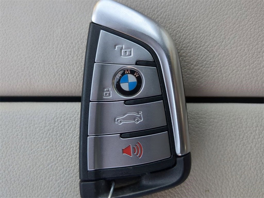 Used 2021 BMW X6 xDrive40i w/ M Sport Package image 31