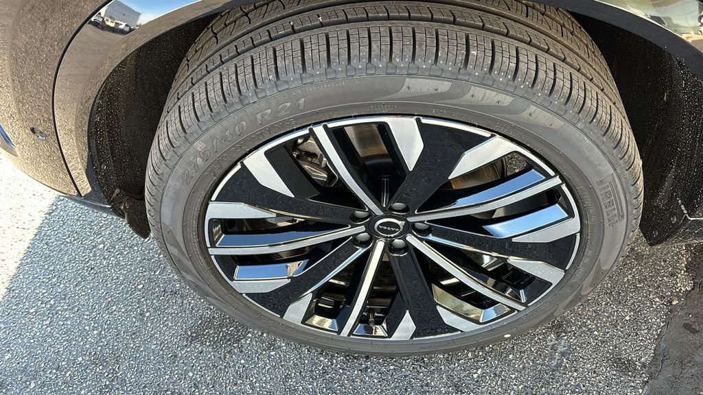 New 2026 Volvo XC90 T8 Plus AWD/4WD image 32