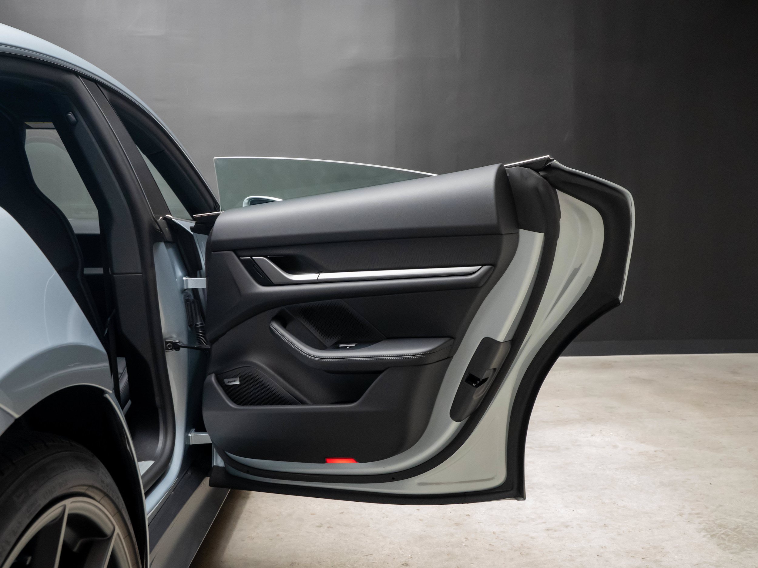New 2026 Porsche Taycan 4S AWD/4WD image 34