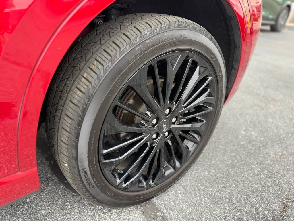 Used 2024 Lincoln Corsair AWD w/ Equipment Group 101A image 10