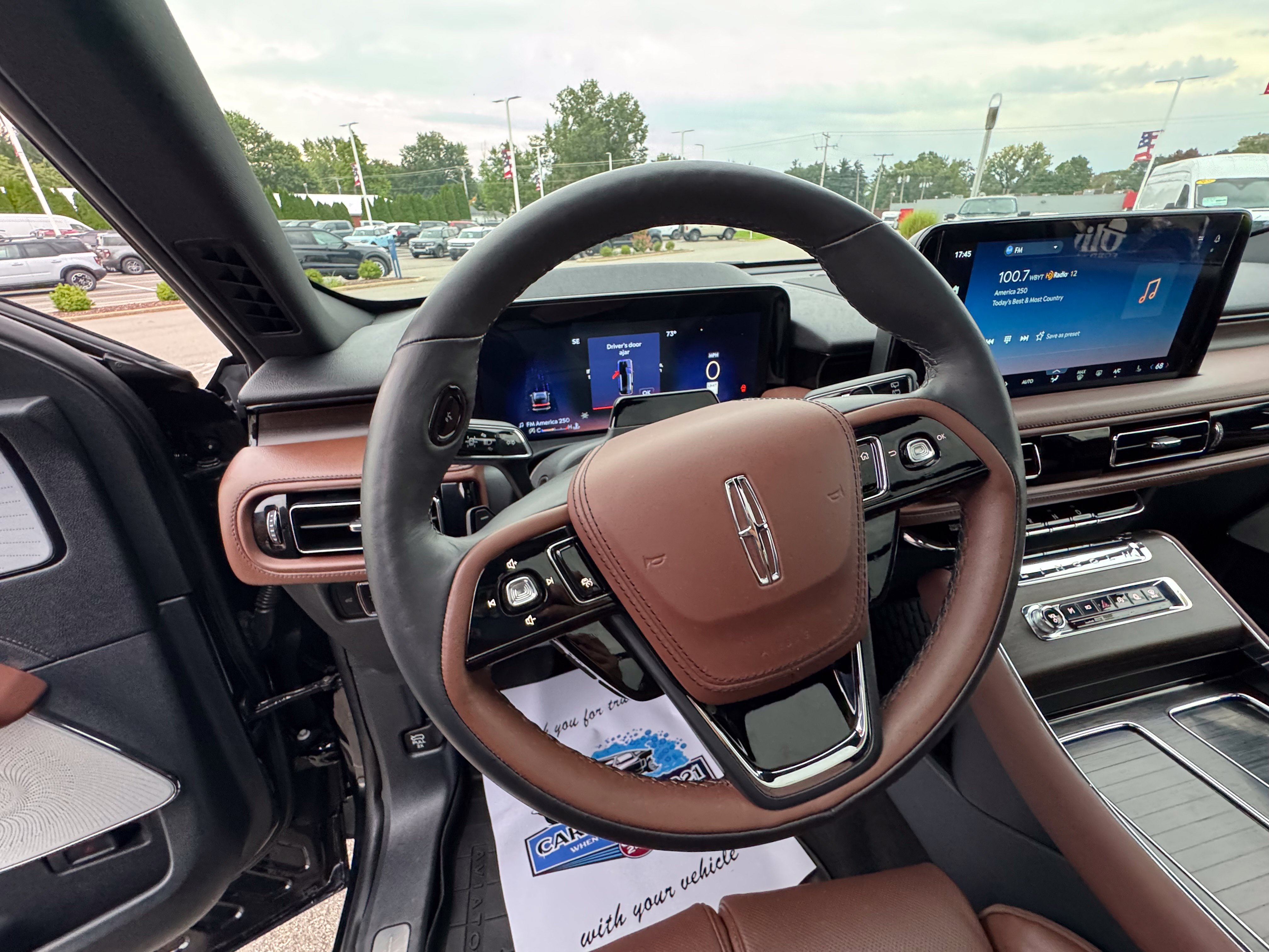 Used 2026 Lincoln Aviator Reserve AWD/4WD image 29
