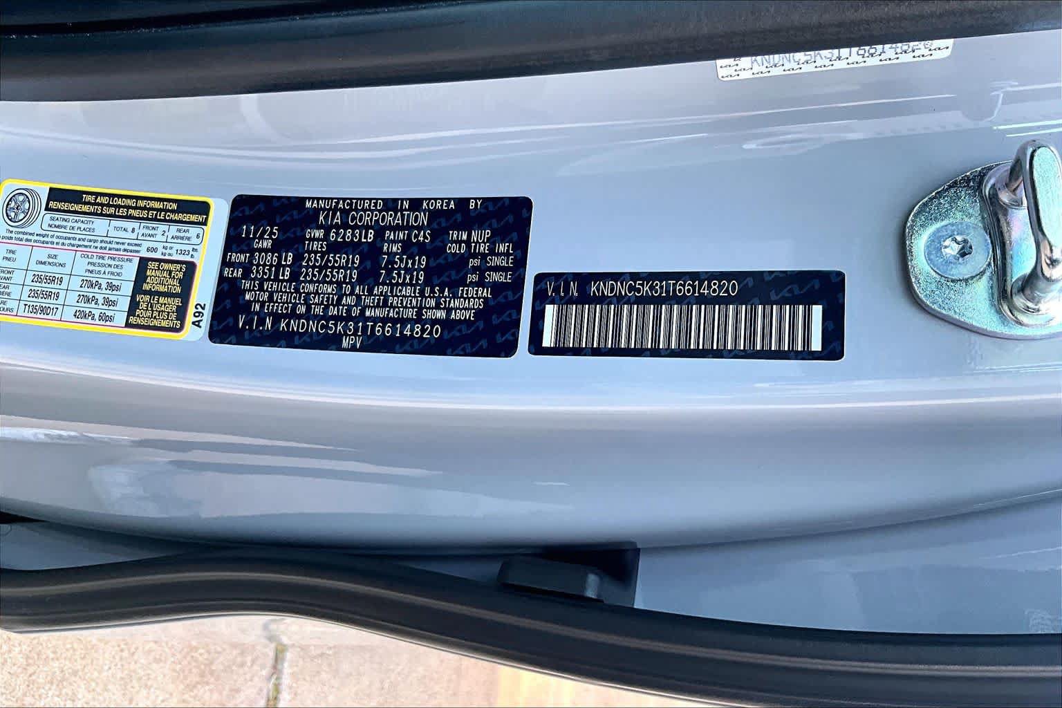Used 2026 Kia Carnival EX FWD image 34