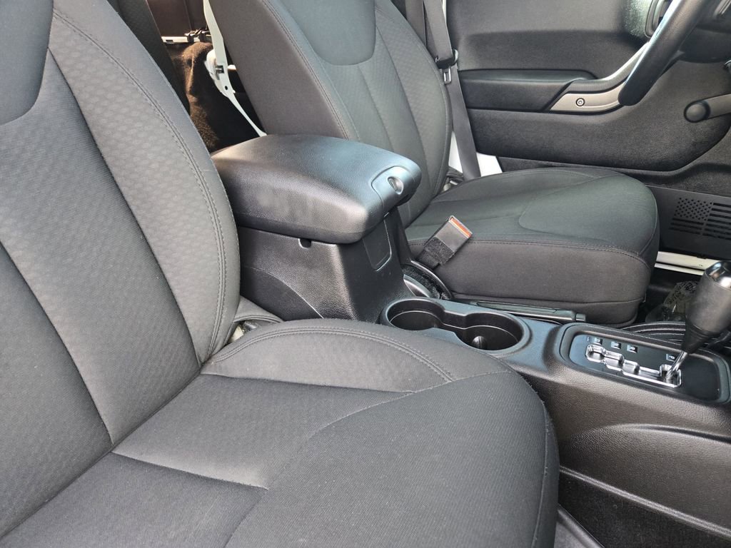 Used 2016 Jeep Wrangler Unlimited Sport image 16