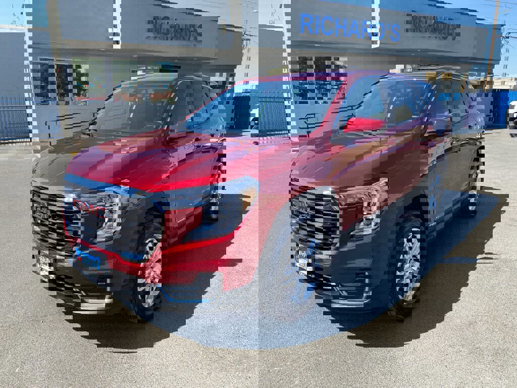 Used 2024 GMC Terrain SLE image 8