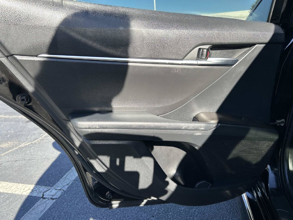 Used 2021 Toyota Camry SE FWD image 13