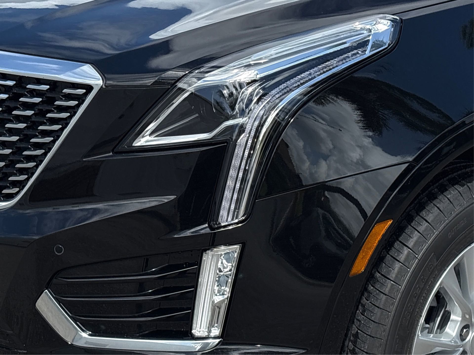 New 2026 Cadillac XT5 Luxury image 14