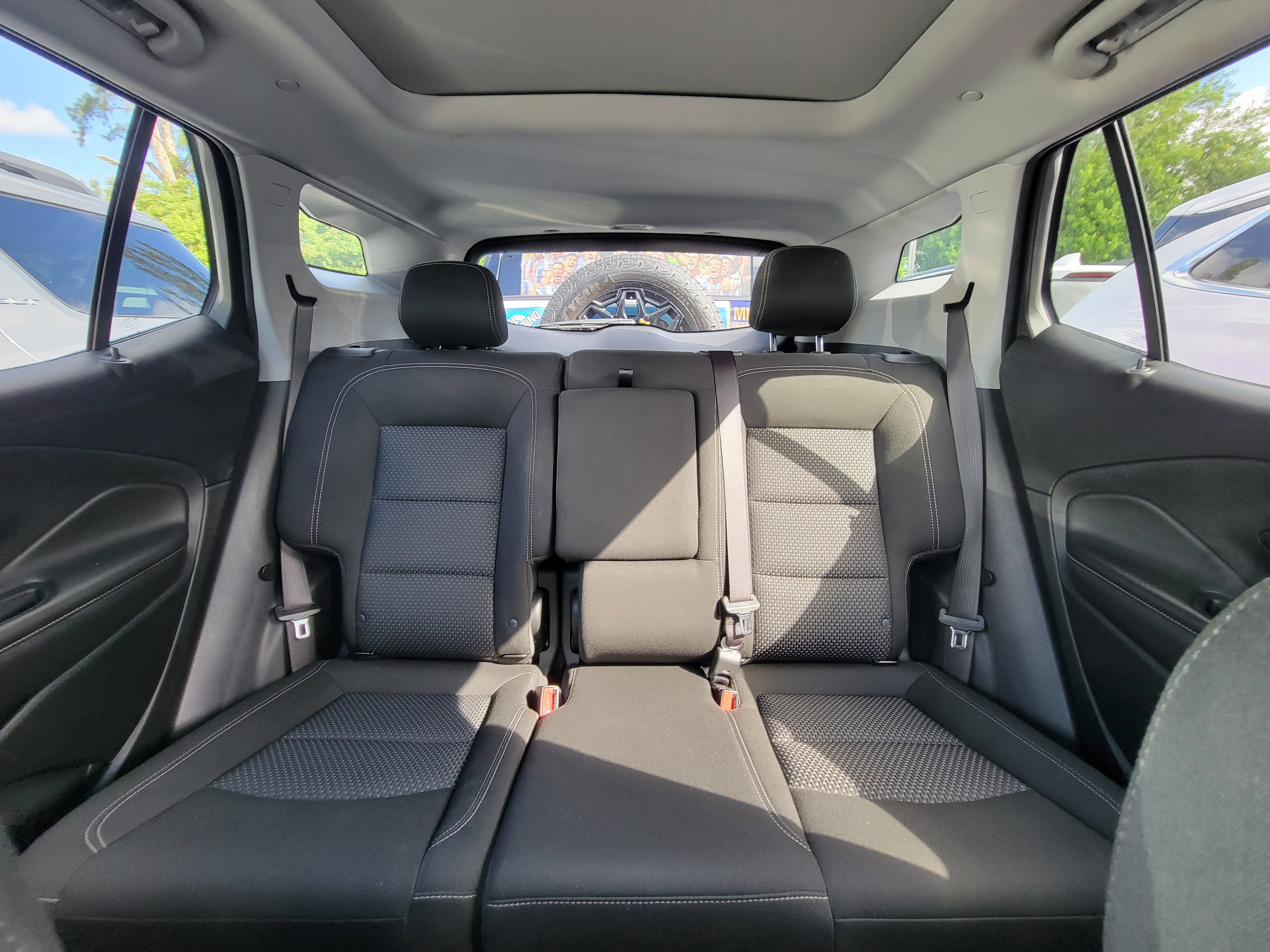 Used 2023 GMC Terrain SLE w/ Driver Convenience Package image 16