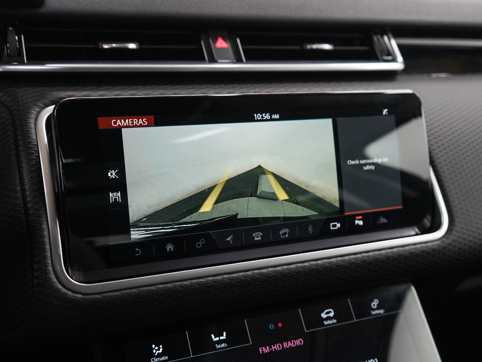 Used 2020 Land Rover Range Rover Velar S AWD/4WD image 21