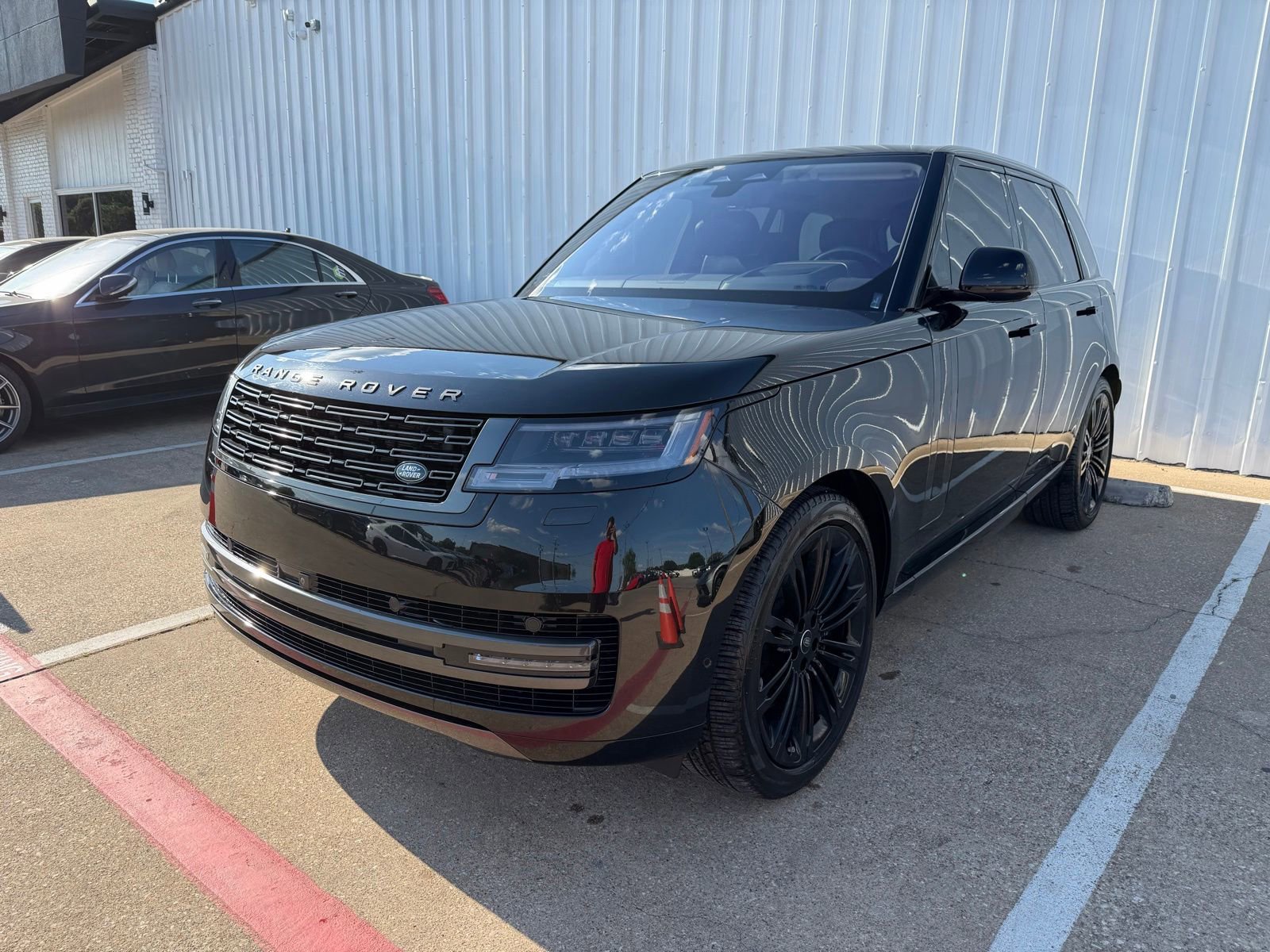 Used 2023 Land Rover Range Rover First Edition AWD/4WD image 1