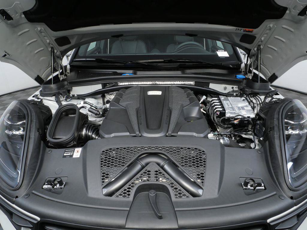 New 2026 Porsche Macan S AWD/4WD image 30