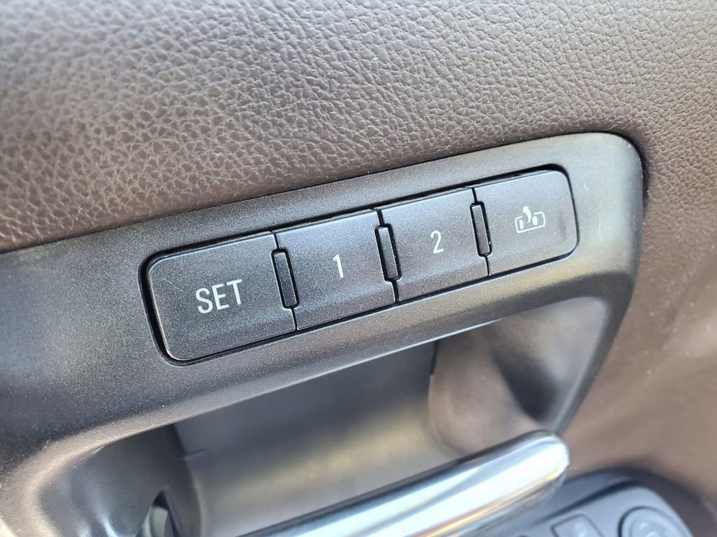 Used 2016 Chevrolet Silverado 1500 LTZ w/ LTZ Plus Package AWD/4WD image 9