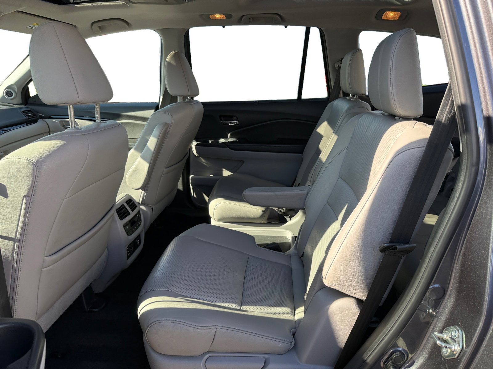 Used 2016 Honda Pilot Elite image 16