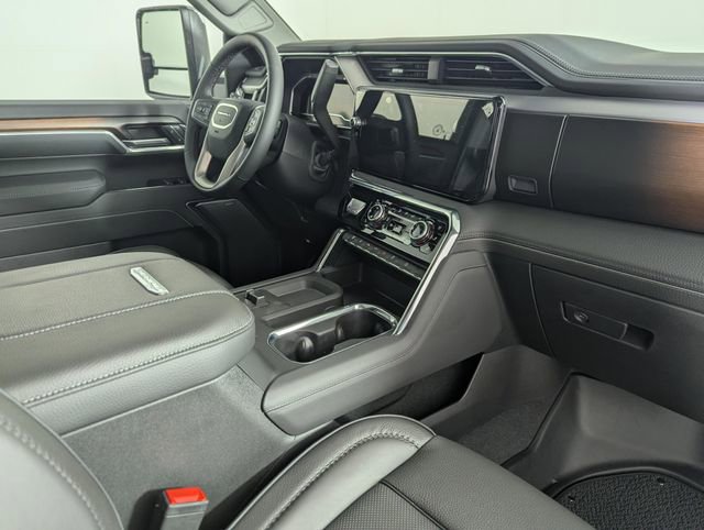 Used 2025 GMC Sierra 2500 Denali w/ Technology Package AWD/4WD image 30