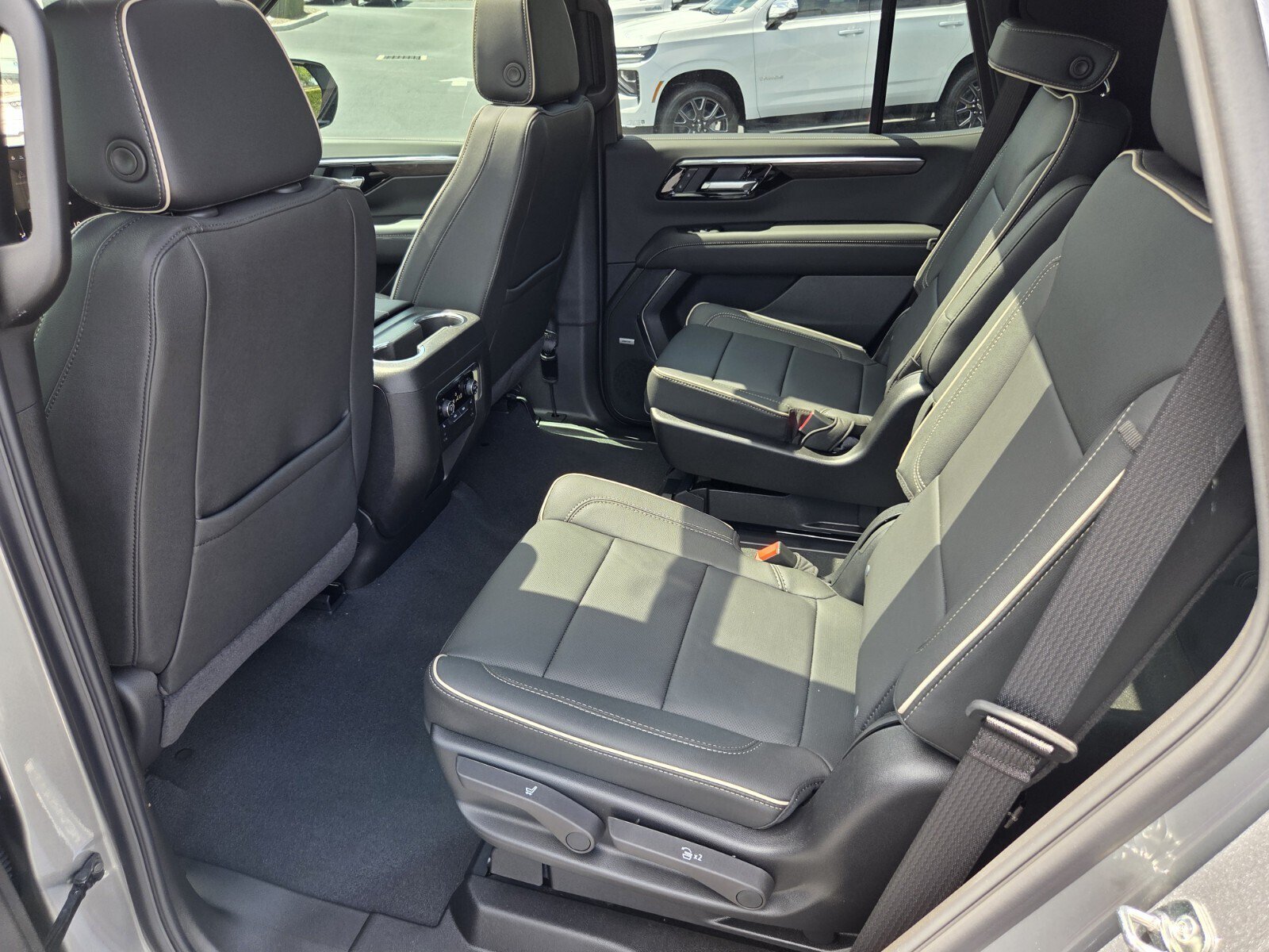 New 2026 Chevrolet Tahoe Premier w/ Sun And Tow Package AWD/4WD image 6