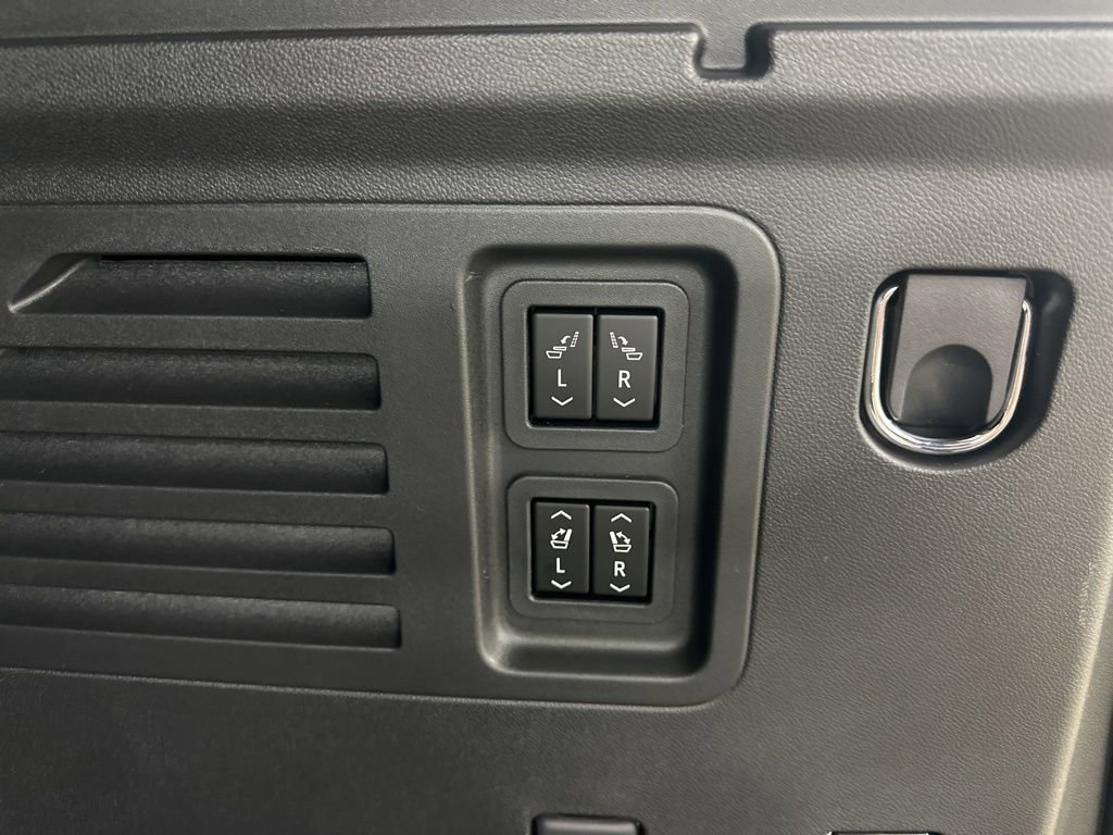 New 2026 Chevrolet Traverse RS AWD/4WD image 30