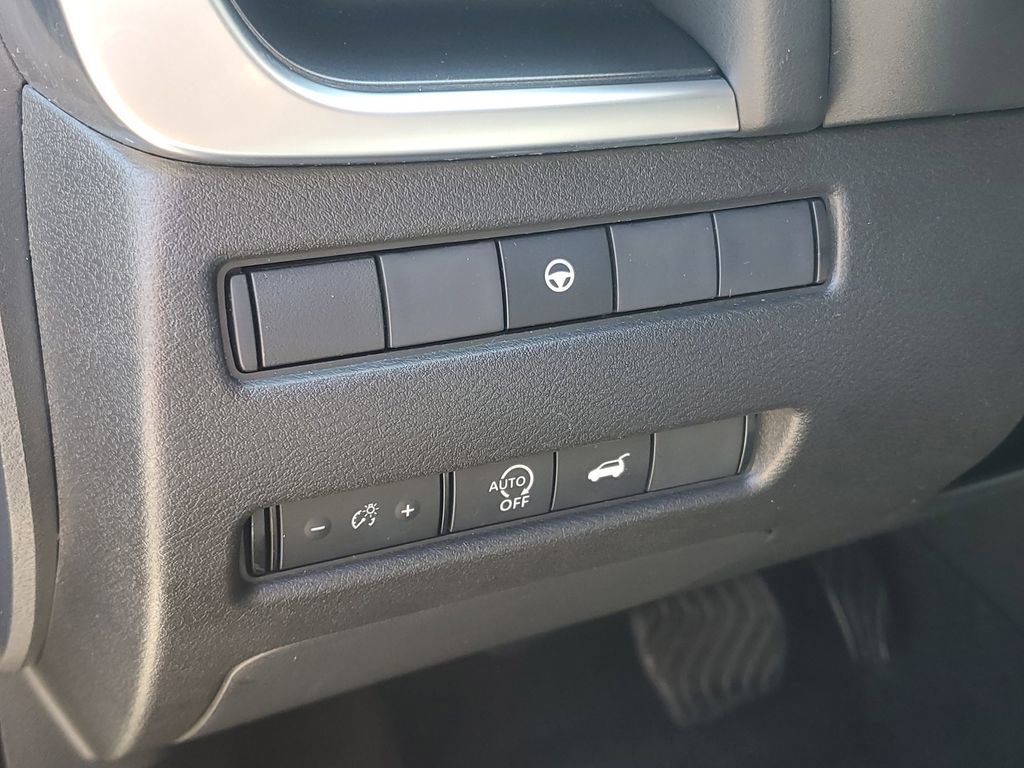 Used 2024 Nissan Rogue SV image 15