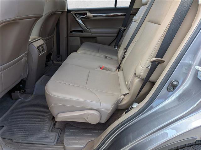 Used 2019 Lexus GX 460 image 18