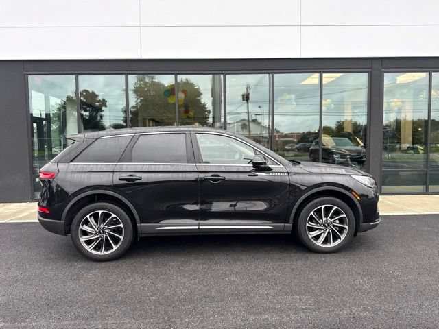Used 2023 Lincoln Corsair AWD w/ Equipment Group 101A image 2