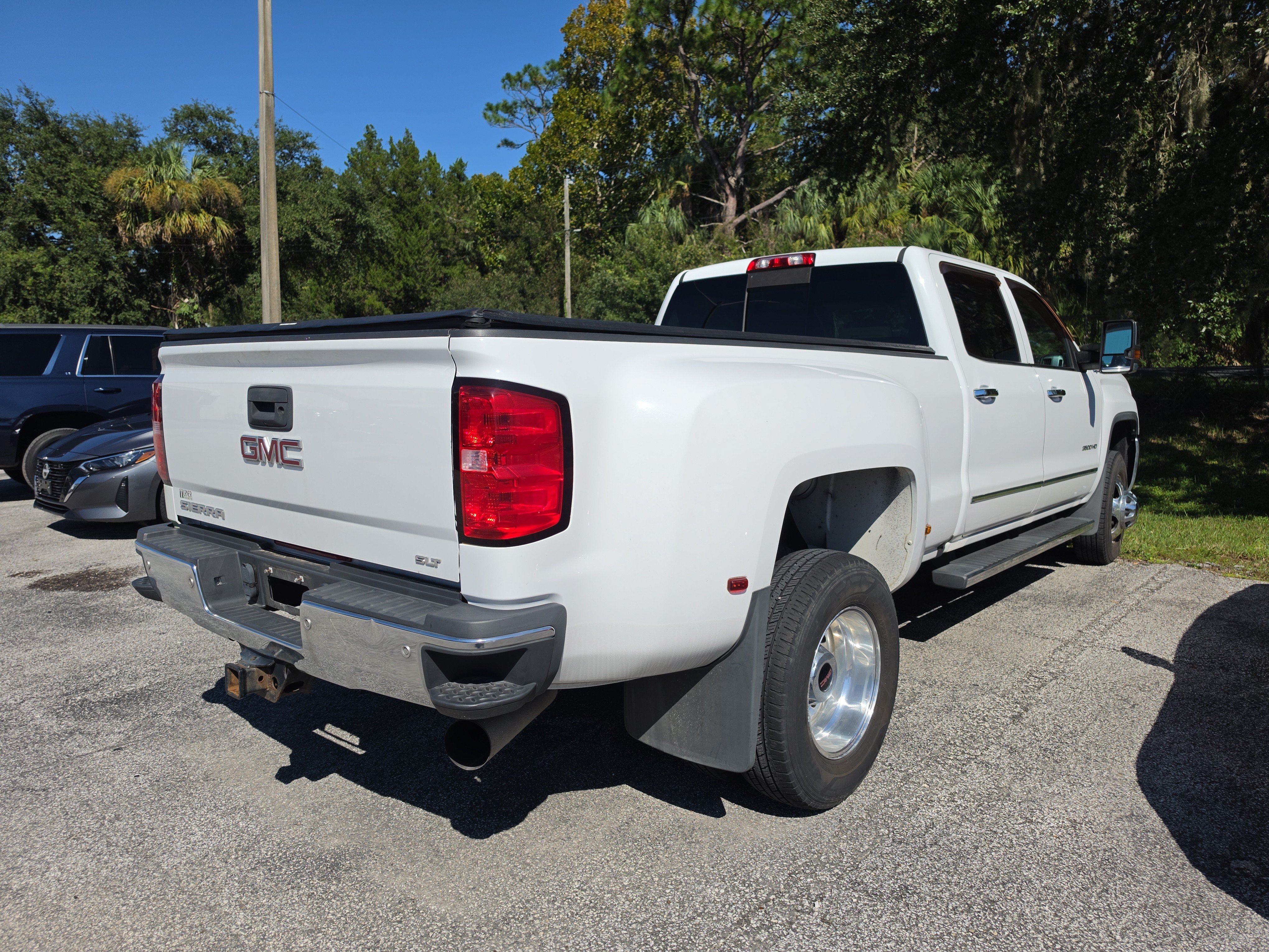 Used 2018 GMC Sierra 3500 SLT w/ Duramax Plus Package AWD/4WD image 3