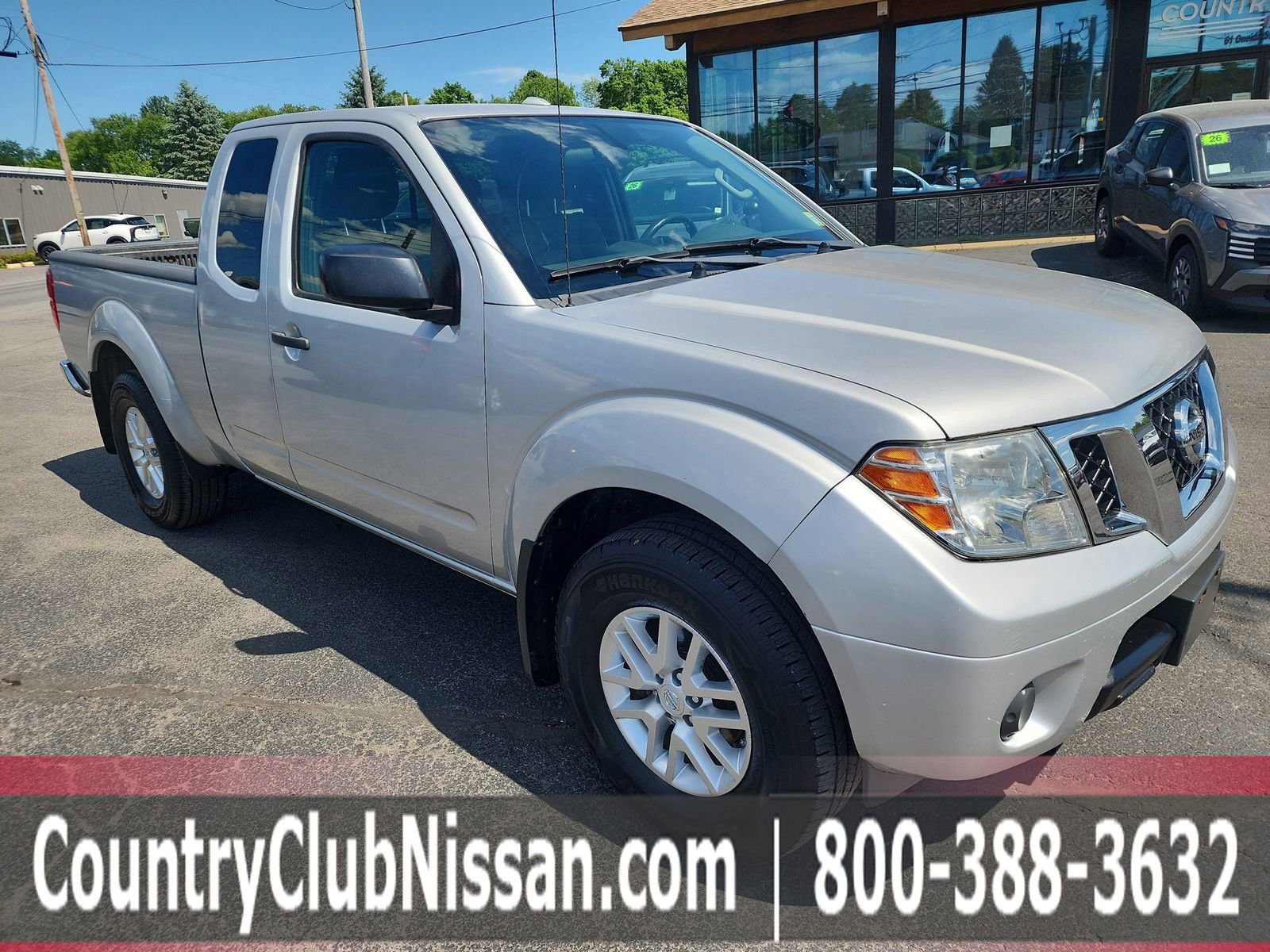 Used 2014 Nissan Frontier SV AWD/4WD image 2
