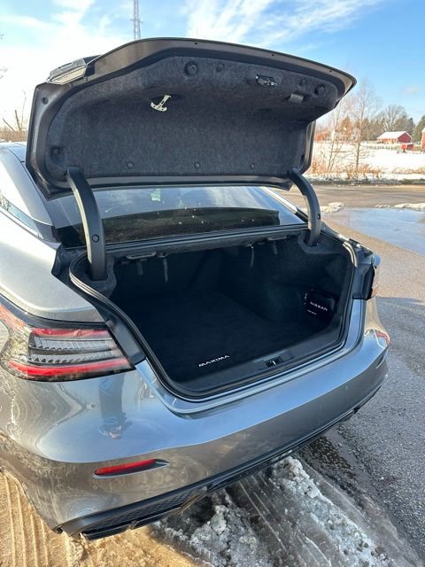 Used 2022 Nissan Maxima SR w/ Sport Mat Group FWD image 12