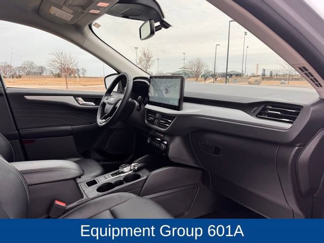 Used 2025 Ford Escape Platinum AWD/4WD image 27