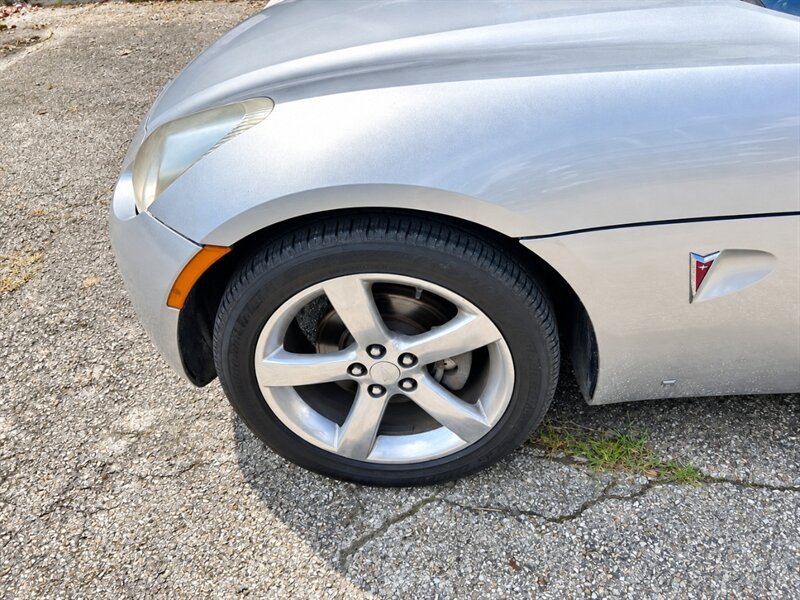Used 2008 Pontiac Solstice Convertible w/ Premium Package RWD image 13