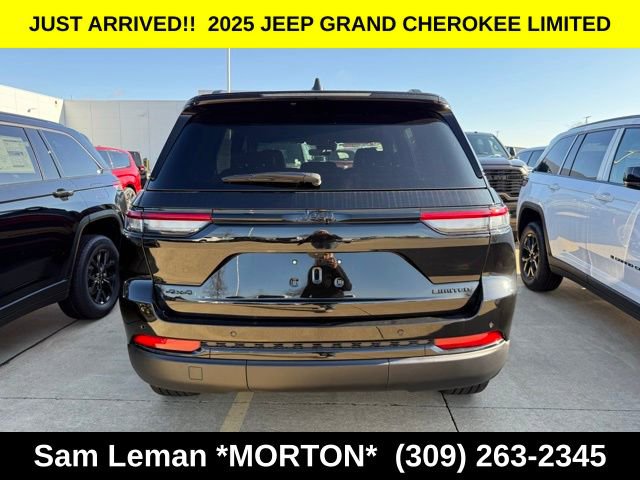 New 2025 Jeep Grand Cherokee Limited w/ Black Appearance Package image 13